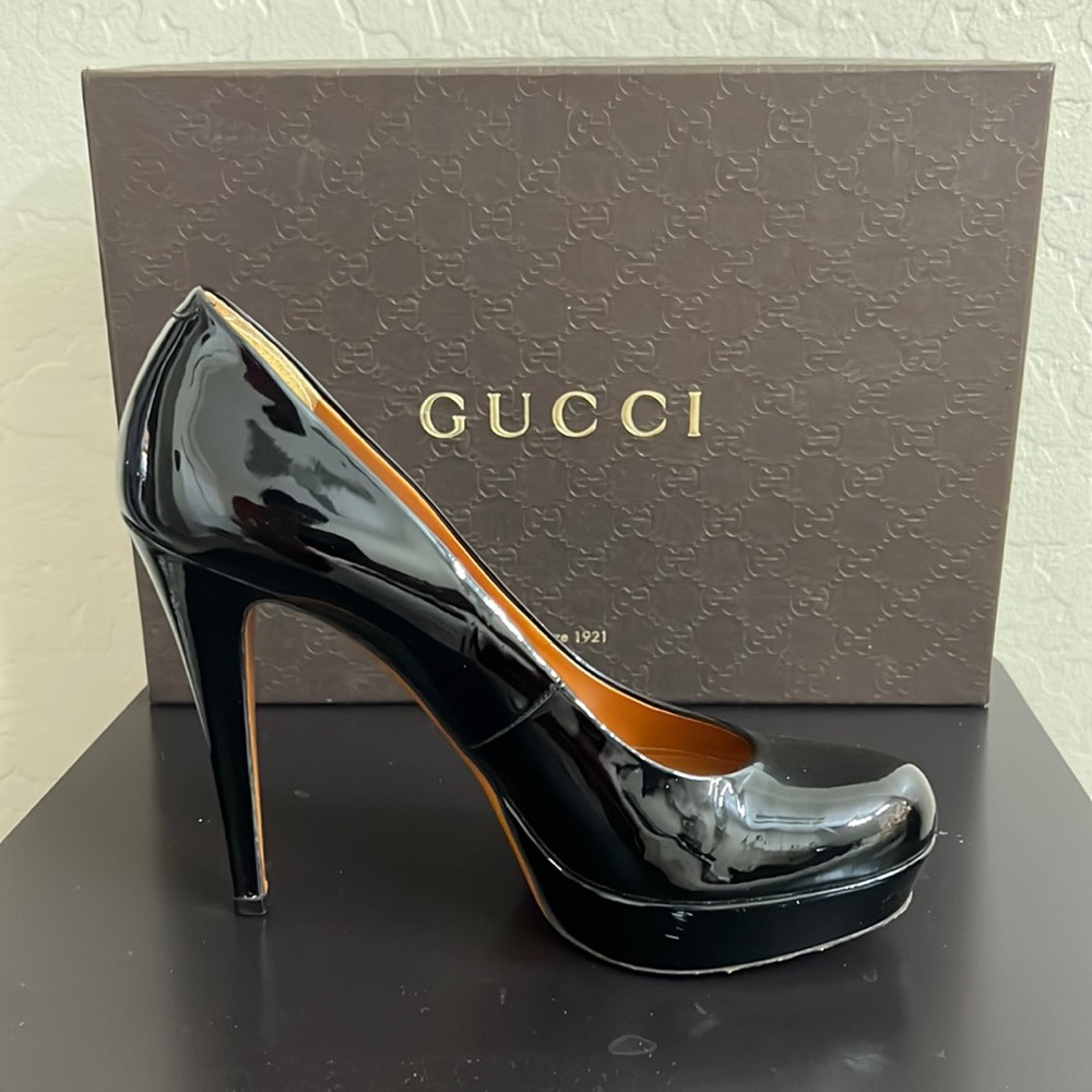 Gucci Vernice Crystal 37